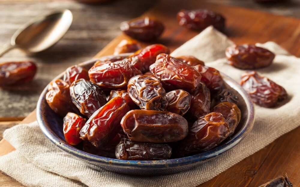 How to eat dates fruit