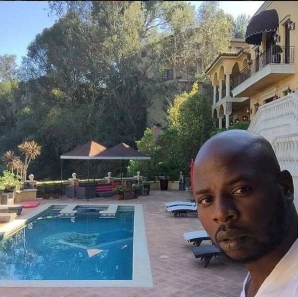 Wizkid new house with a swimming pool in Los Angeles