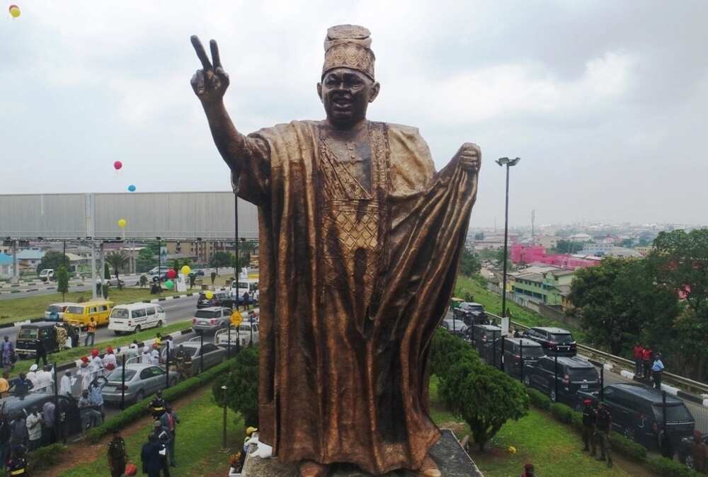 Celebration in Lagos as Ambode unveils massive statue to honour Abiola, family reacts