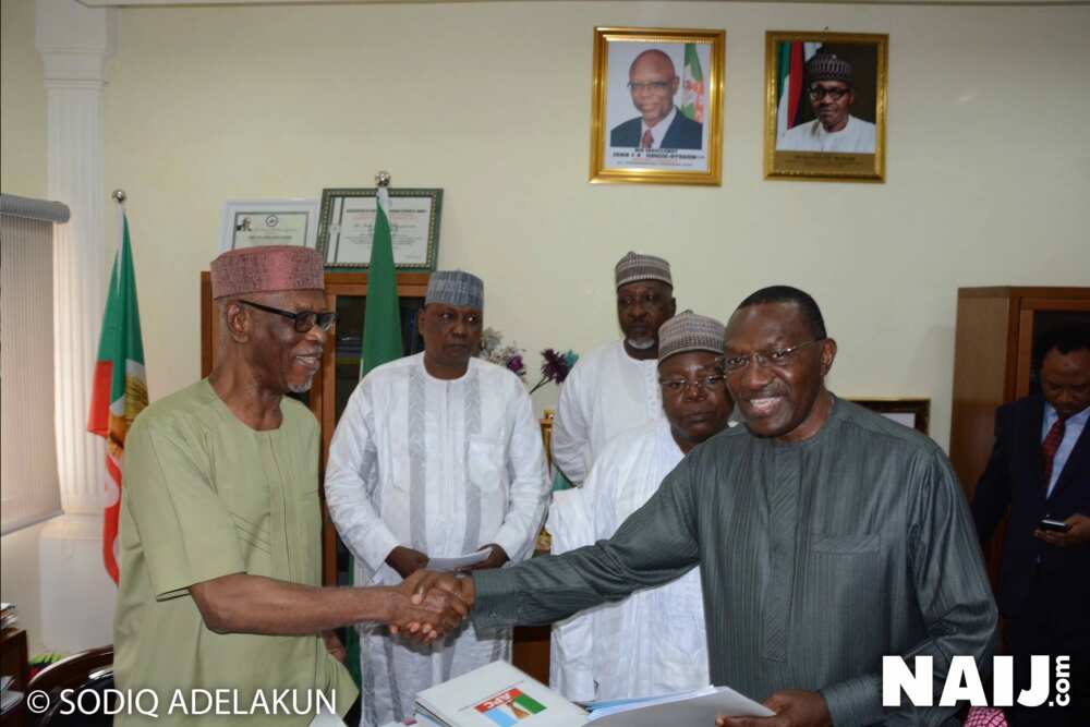 Anambra polls: Senator Andy Uba leads over 40 senators to pick up APC ticket (photos) Anambra polls: Senator Andy Uba leads over 40 senators to pick up APC ticket (photos)