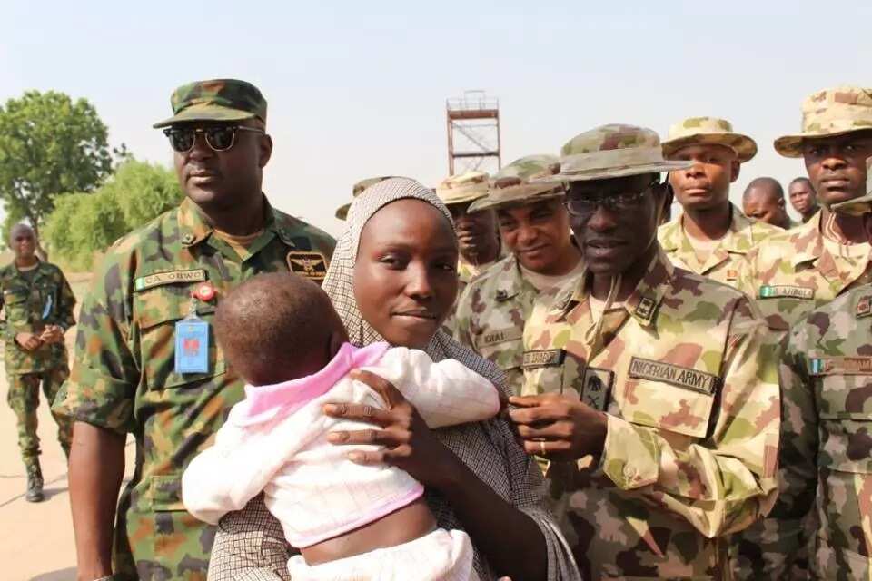 Mafarauta sun kubutar da wasu da Boko Haram suka sace Mafarauta sun kubutar da wasu da Boko Haram suka sace