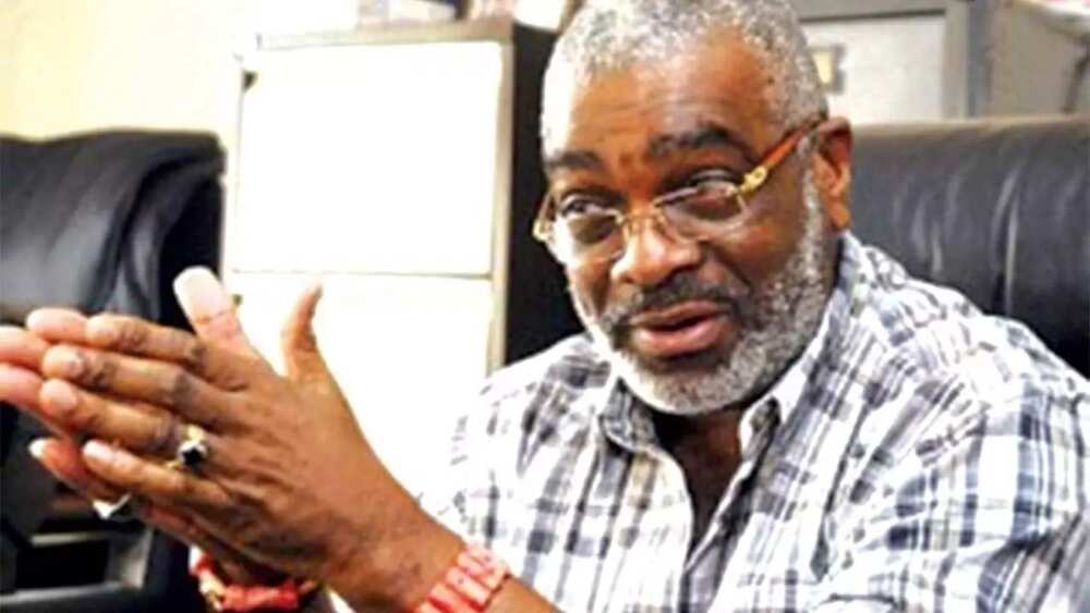 Dalilin da ya sa Jonathan ya amince da sakamakon zaben 2015 – Cif Ben Obi Dalilin da ya sa Jonathan ya amince da sakamakon zaben 2015 – Cif Ben Obi