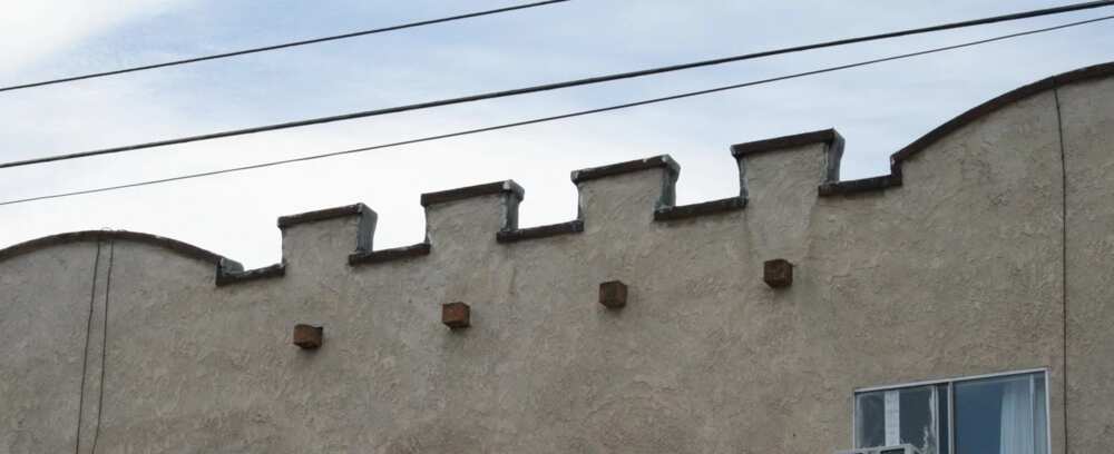 embattled parapet embattled parapet