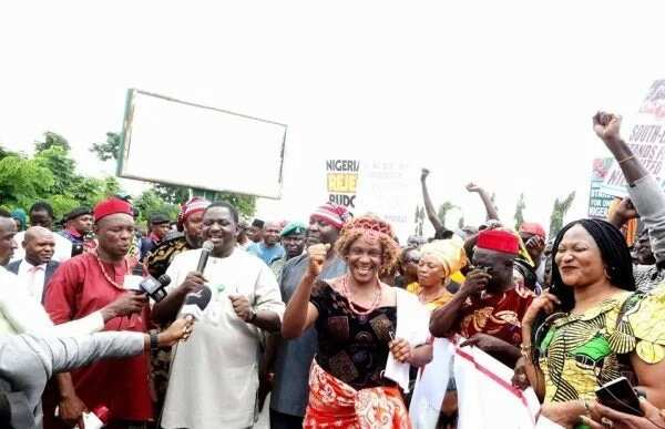 Mass rally rocks Abuja in support of President Buhari