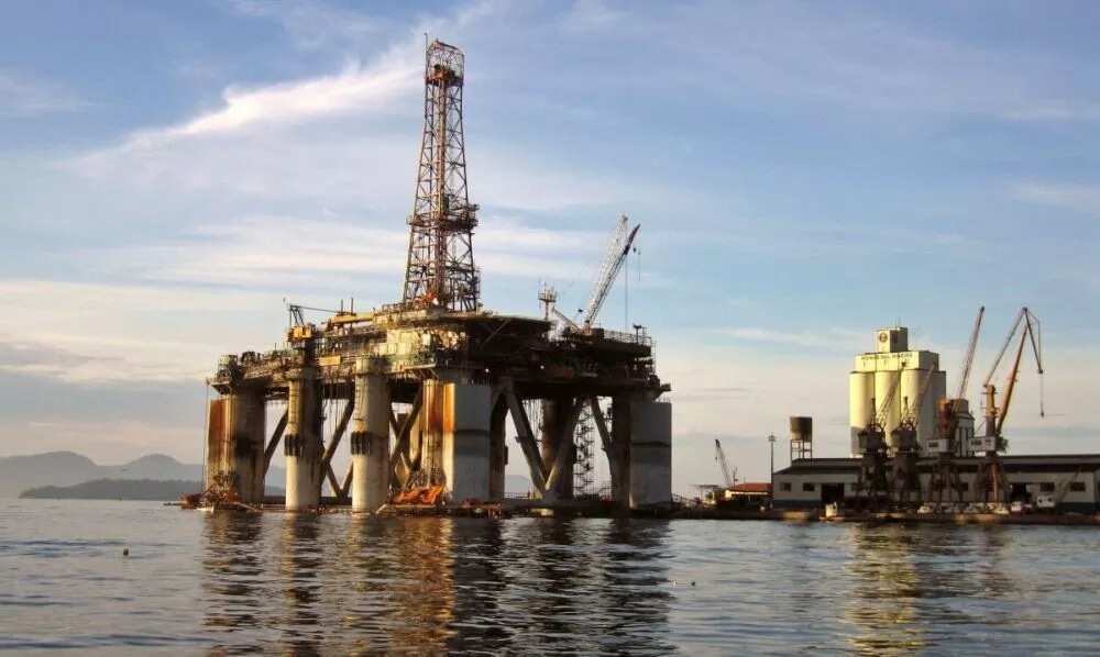 The need for diversification of the Nigerian economy based on oil The need for diversification of the Nigerian economy based on oil
