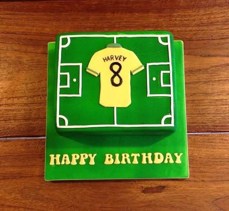 football pitch cakes designs