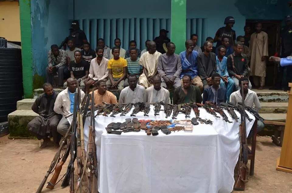 Cikin Hotuna: Hukumar 'Yan sanda ta cafke 'Yan ta'adda 31 a yankunan Arewa Cikin Hotuna: Hukumar 'Yan sanda ta cafke 'Yan ta'adda 31 a yankunan Arewa