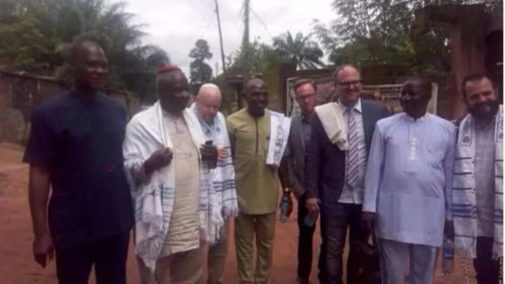 Jewish scientists arrive Anambra, set to present DNA proof that Igbos are Israelites Jewish scientists arrive Anambra, set to present DNA proof that Igbos are Israelites
