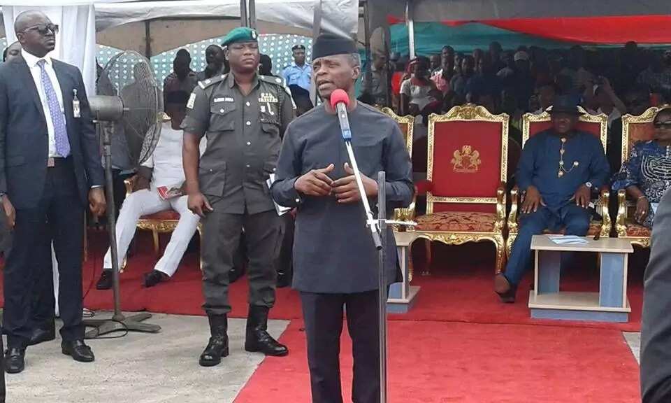 Nyesom Wike receives Yemi Osinbajo in Port Harcourt