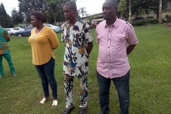 Police parades suspected fraudsters scamming people with President Buhari’s name Police parades suspected fraudsters scamming people with President Buhari’s name