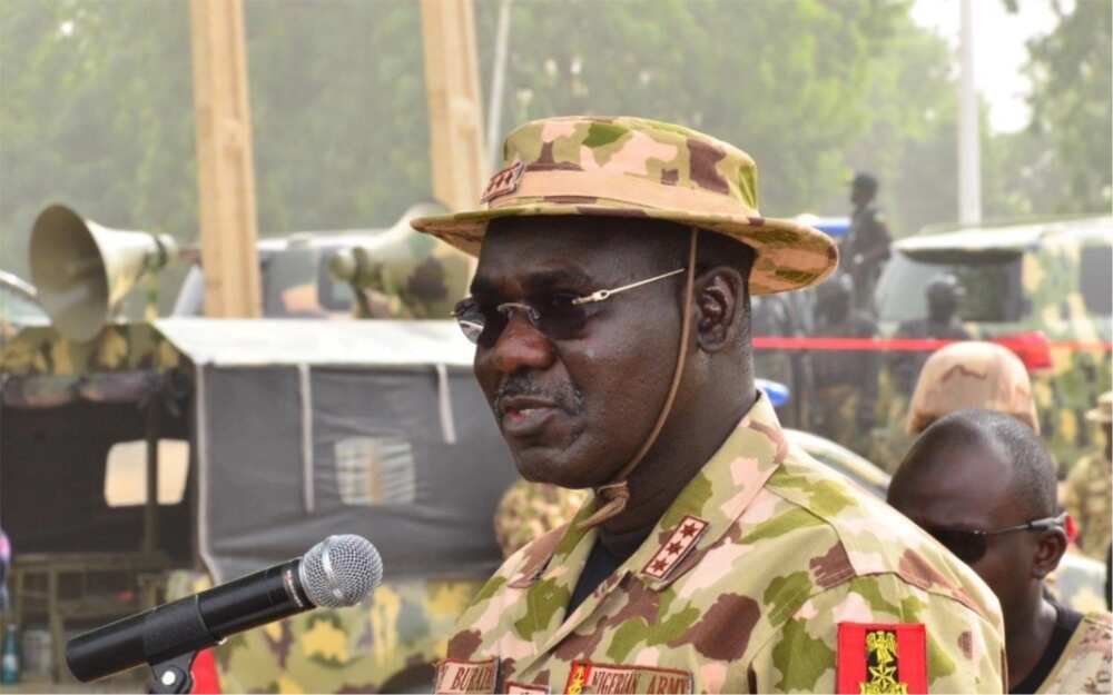 Buratai: Ba za mu huta ba sai mun tabbatar da tsaron kowa a kasar nan