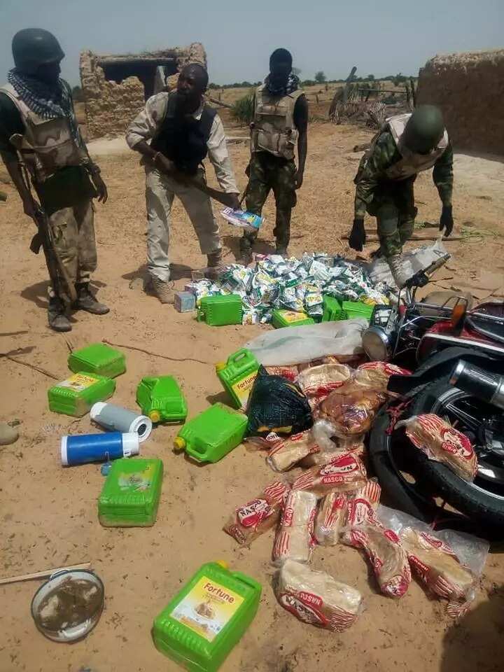 Nigerian Army neutralises Boko Haram insurgents in Borno state, recovers items (photos)