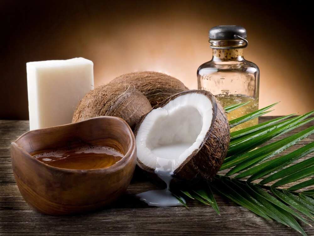 How to make coconut oil without heat? How to make coconut oil without heat?