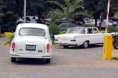 Sanata Melaye ya siya Marsandi kirar 1958 Sanata Melaye ya siya Marsandi kirar 1958