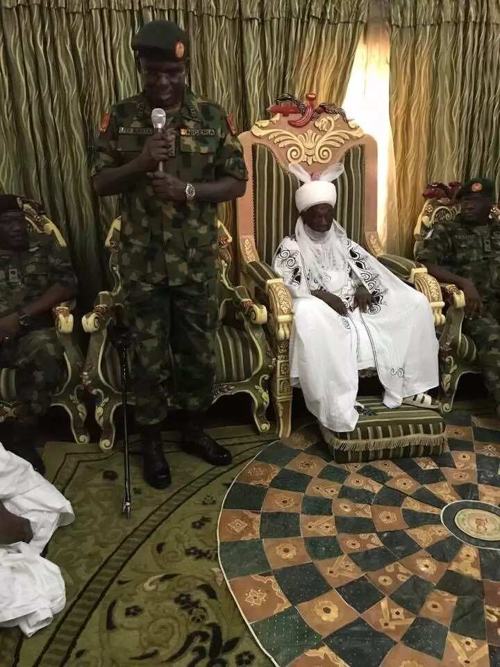 Buratai at the Emir of Daura's palace.