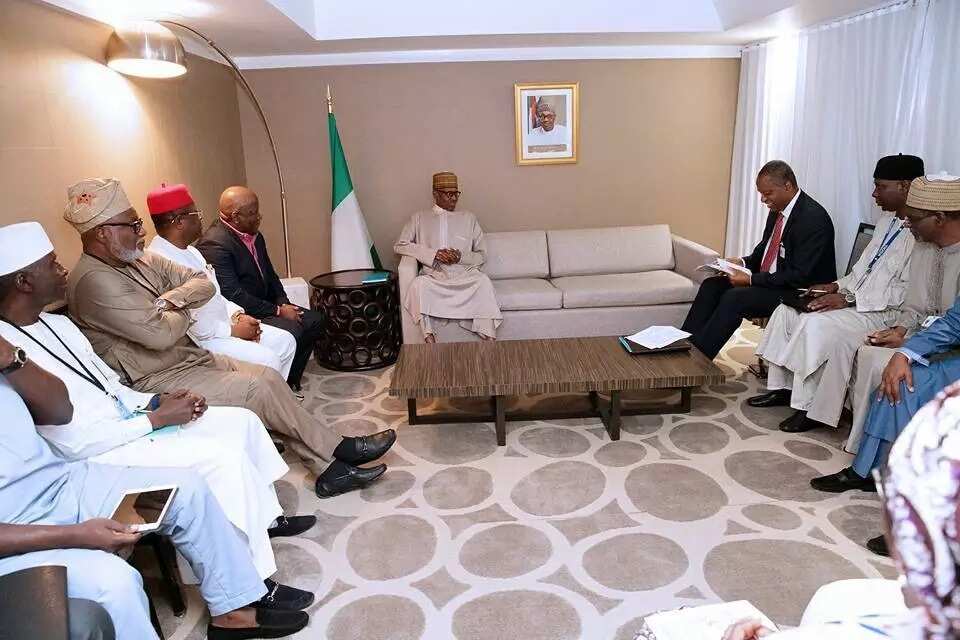 President Buhari receives briefing ahead of UN debate in New York (photos)