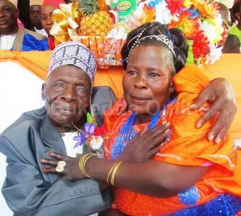 30-year-old woman marries 100-year-old man