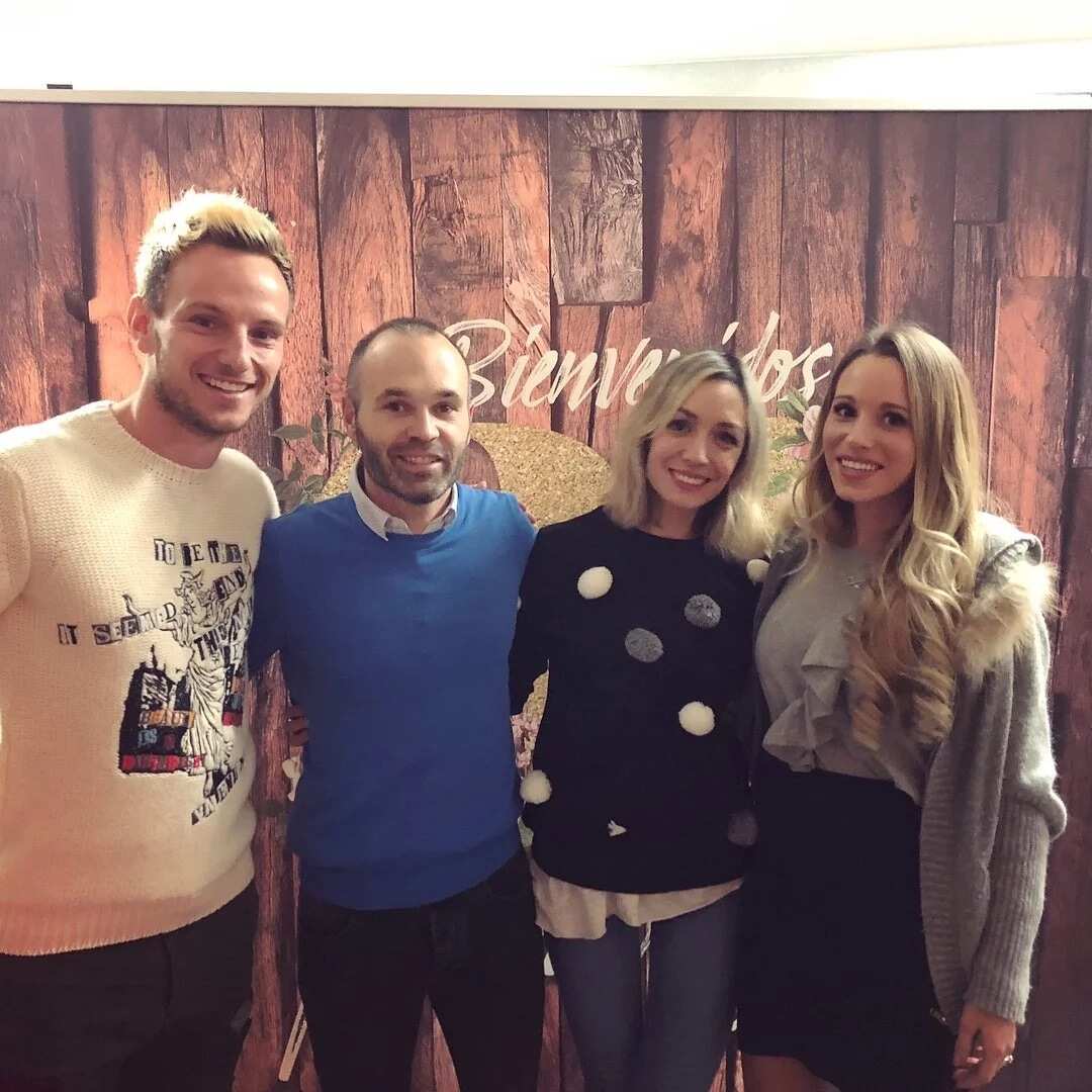 Rakitic And Iniesta Step Out With Their Wives Photo Legit Ng