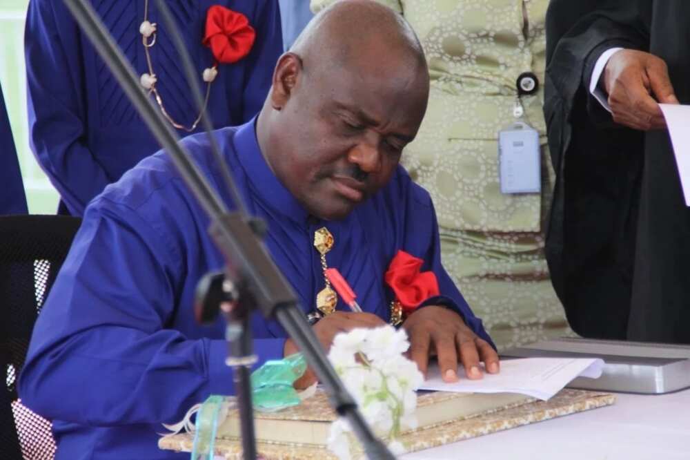Gwamnoni sun shiga taitayin su Gwamnoni sun shiga taitayin su