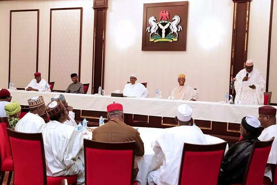 Labarai cikin Hotuna: Shugabannin jam'iyyun APC da PDP sun kaiwa Shugaba Buhari ziyarar ban gajiya