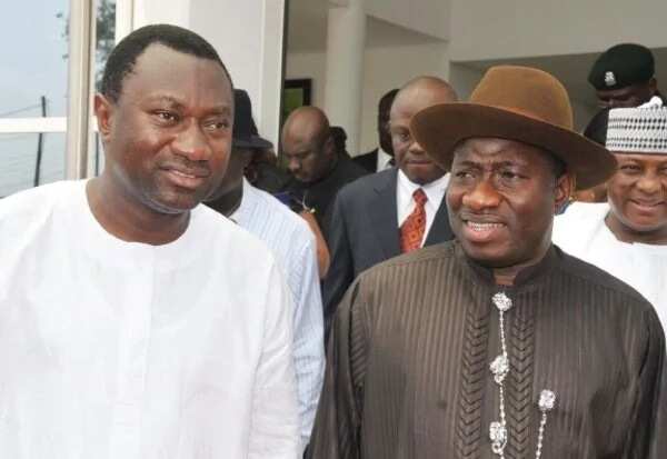 Femi Otedola together with Goodluck Jonathan