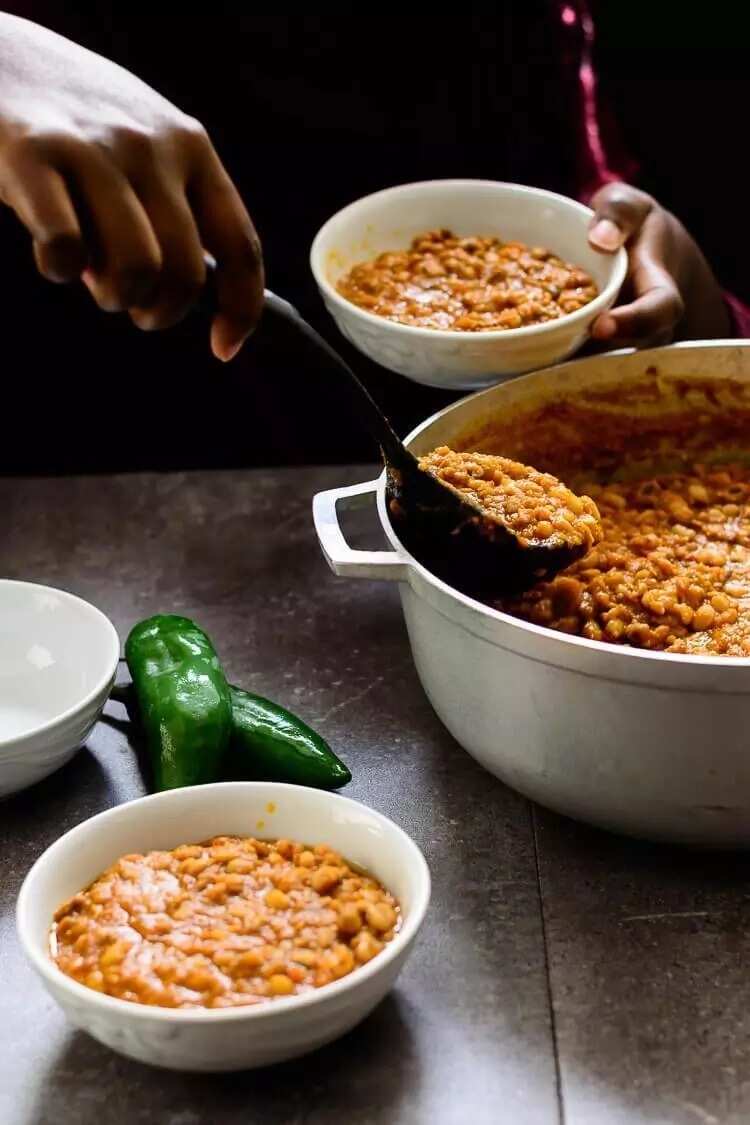 How to cook beans porridge?