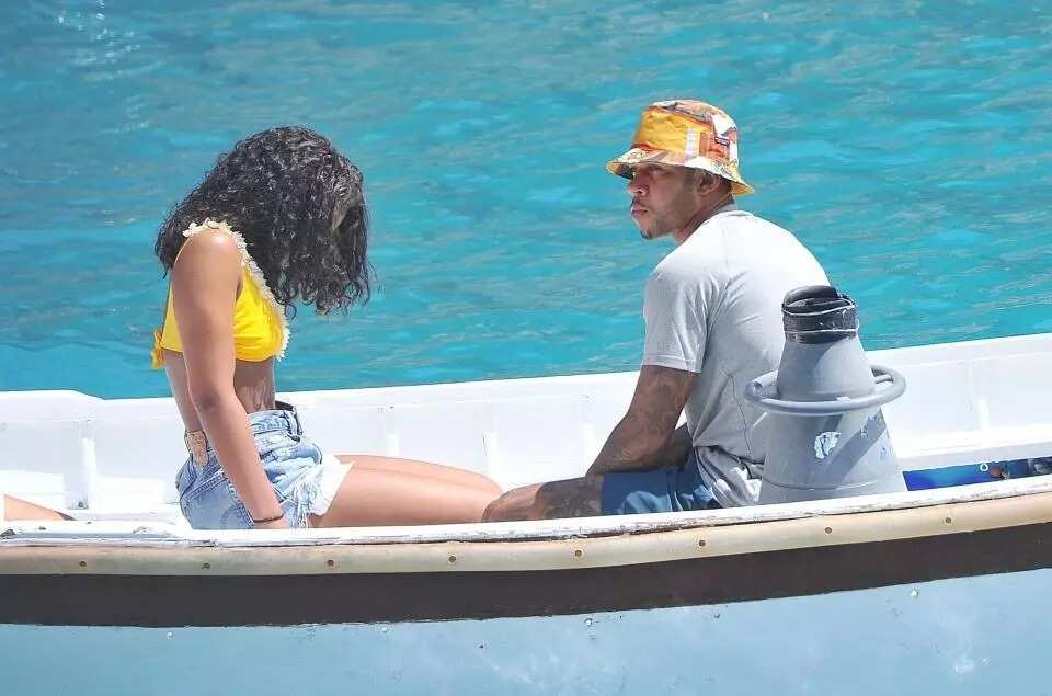 Memphis Depay spotted with his fiancee Lory Harvey on a yacht