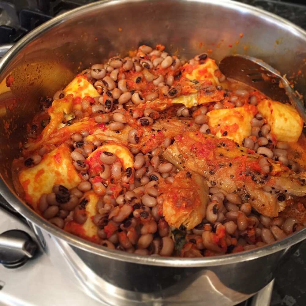 How to cook beans and plantain porridge Legit.ng