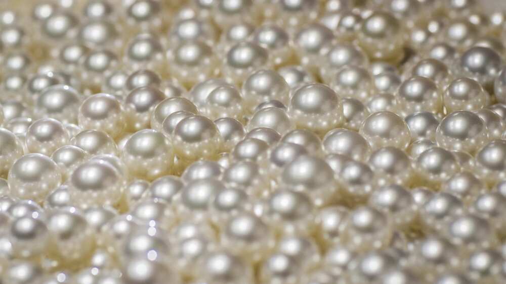 Meaning of pearls as a gift