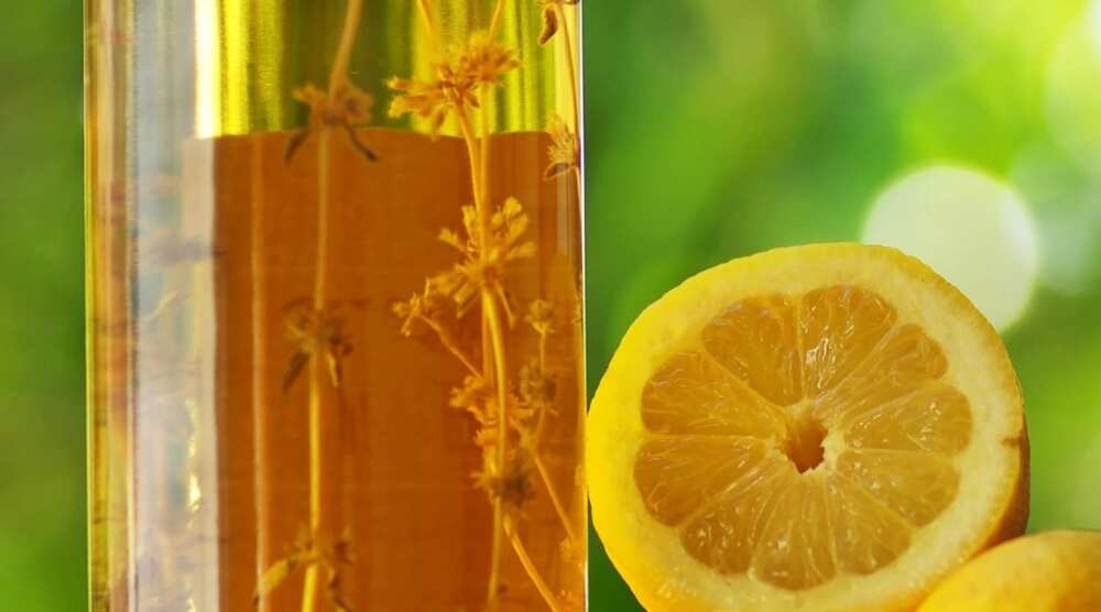 How to make lemon oil