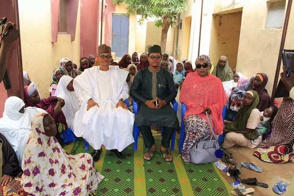 Nigerian comedian gives back to the society Nigerian comedian gives back to the society