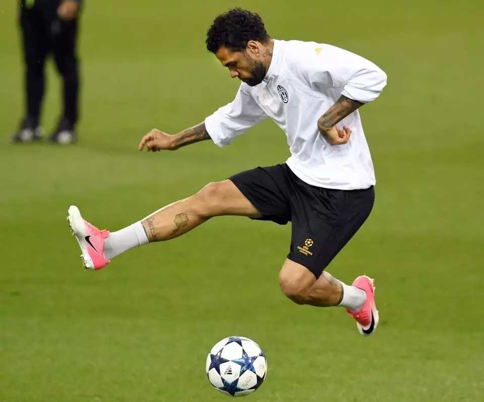 Manchester City make massive move to land Brazilian star Dani Alves Manchester City make massive move to land Brazilian star Dani Alves