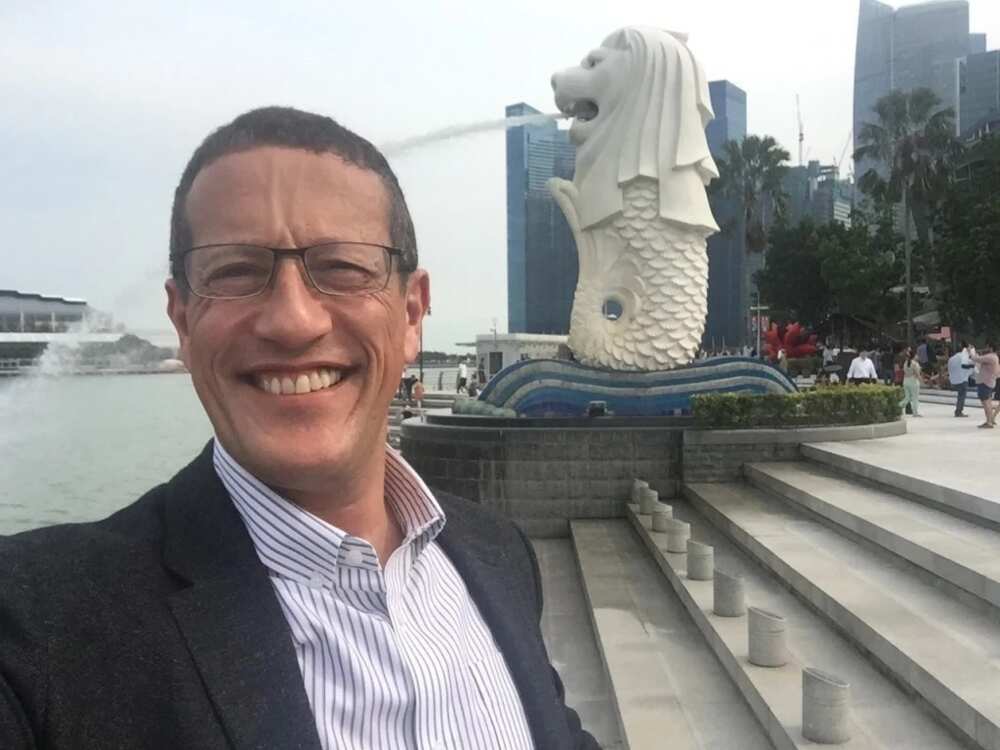 Is Richard Quest gay?