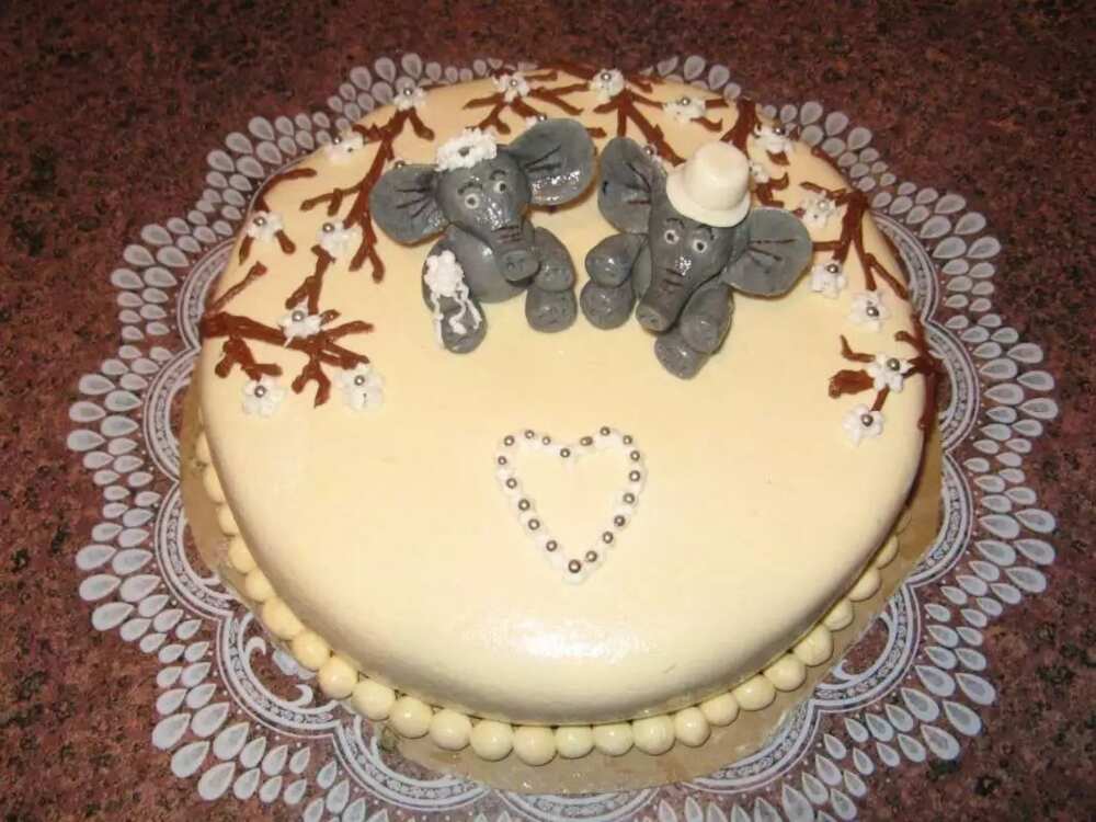 Wedding anniversary cakes for parents