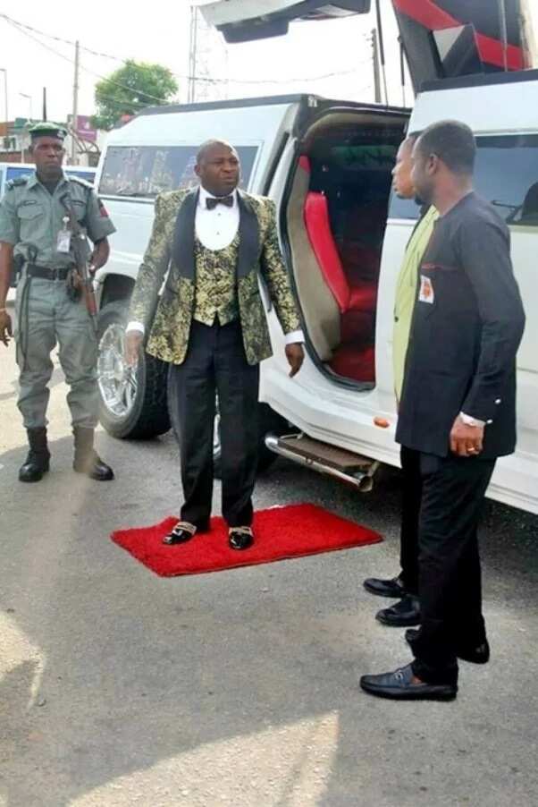 Bishop Tom Samson spotted with his luxurious Hummer Limousine in Lagos (photos)
