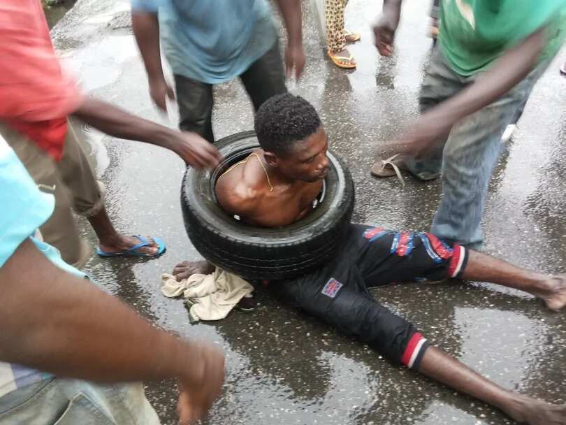 Lagos Mob Sets Alleged Car Thief Ablaze