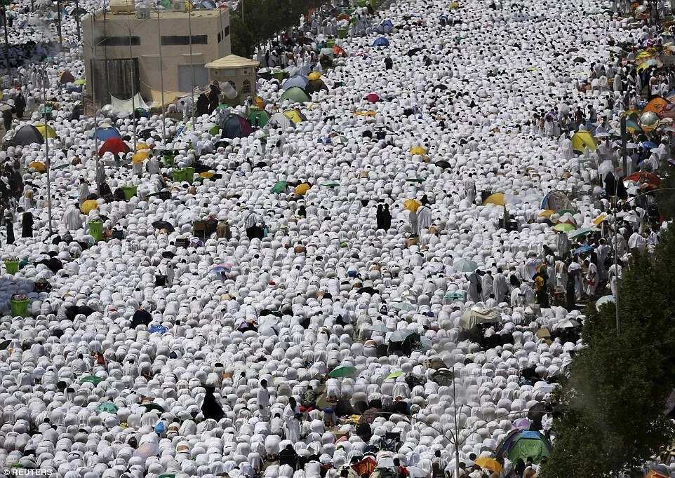 Muslims Gather At Mount Arafat To Mark Peak Of Hajj 2015