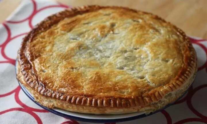 How to make chicken pie pastry and filling