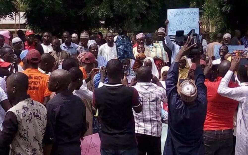 Protest as police stop Bama IDPs from trekking back home