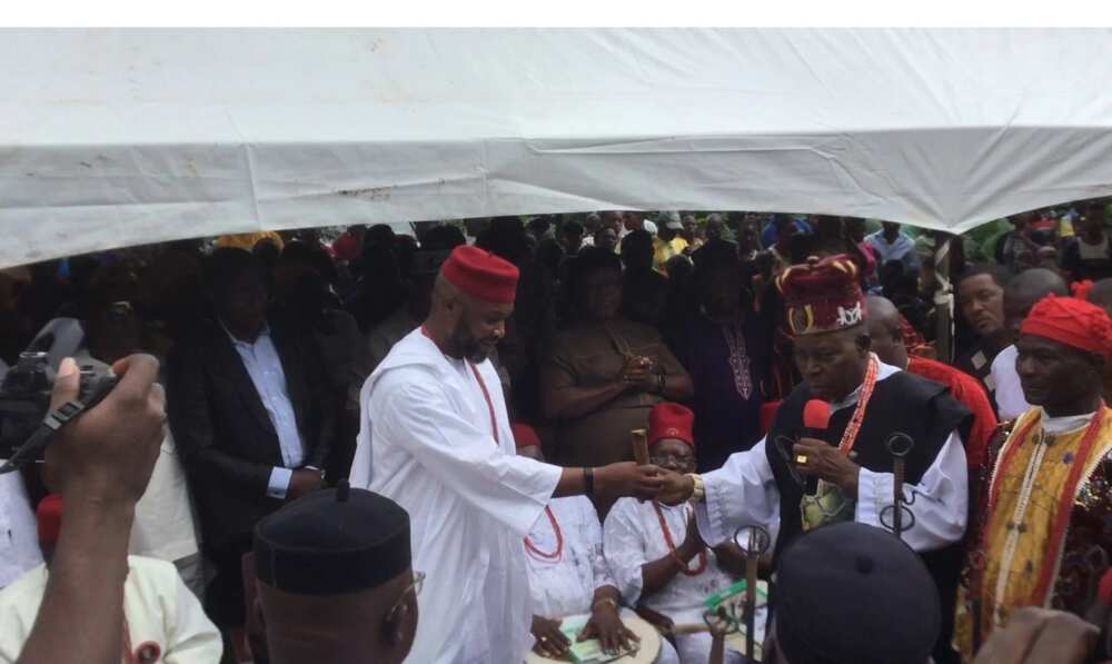 Anambra election: Chidoka receives staff of authority as traditional rulers, others endorse him Anambra election: Chidoka receives staff of authority as traditional rulers, others endorse him