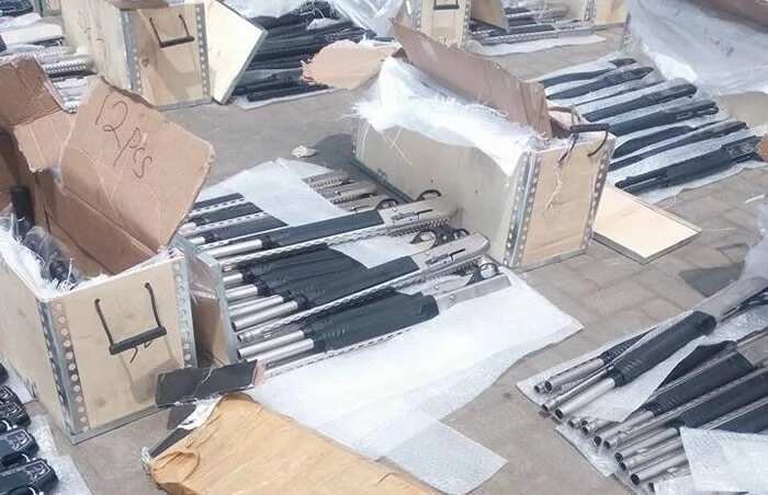 BREAKING: Customs seize 661 rifles in Lagos (Photo)