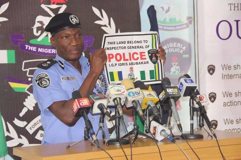 An cafke wasu masu yiwa shugaban 'yan sanda kazafi An cafke wasu masu yiwa shugaban 'yan sanda kazafi