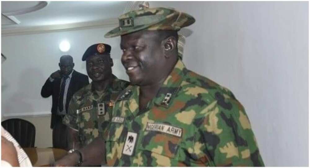Sojojin Najeriya sun soma zuke ruwan garuruwan Jos suna neman gawar dan uwan su Sojojin Najeriya sun soma zuke ruwan garuruwan Jos suna neman gawar dan uwan su