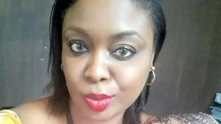 Wata mata ta rasa aikinta bayan sukar Osinbajo da Aisha Buhari