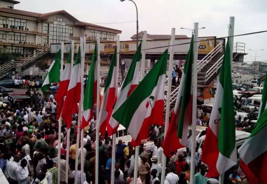 Sauya sheka: Jam’iyyar PDP ta rasa yan majalisarta guda 4 a mahaifar Obasanjo Sauya sheka: Jam’iyyar PDP ta rasa yan majalisarta guda 4 a mahaifar Obasanjo