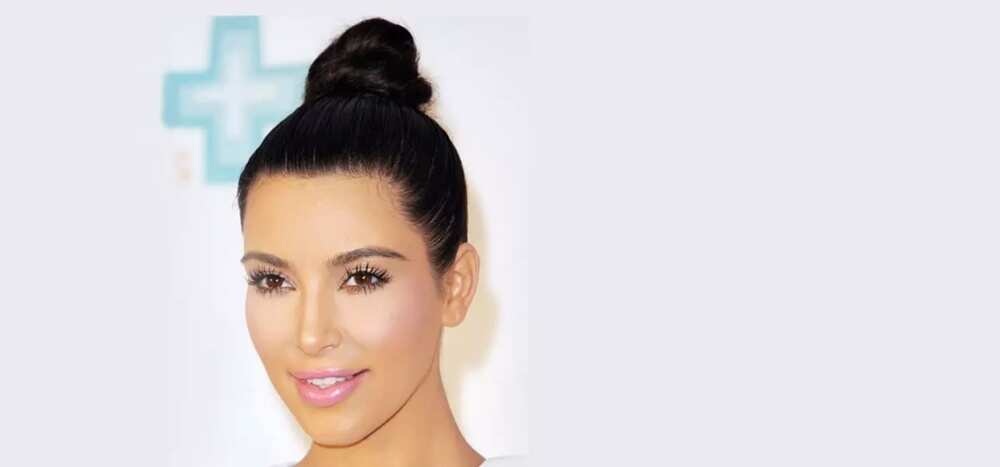 Smooth lock of hair (Kim Kardashian)