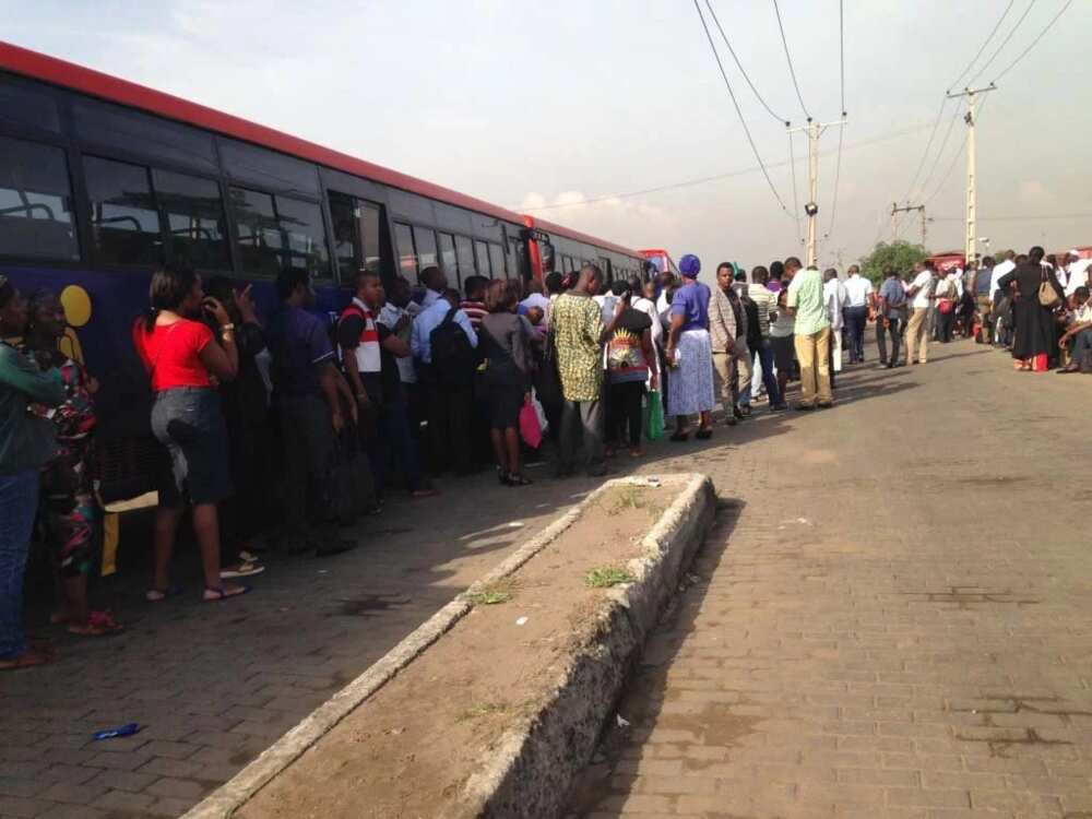 (Photos) Lagosians Wait Long Hours For BRT Bus