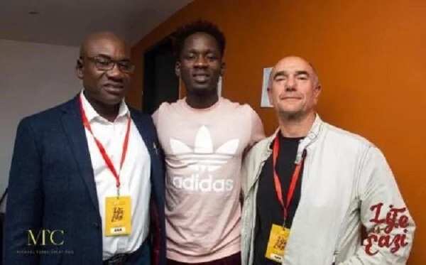 Mr Eazi shows off his dad for the first time