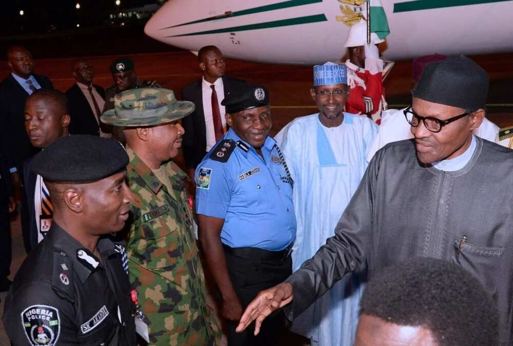 Breaking: Buhari lands in Abuja after visit to Trump, technical stop-over in London