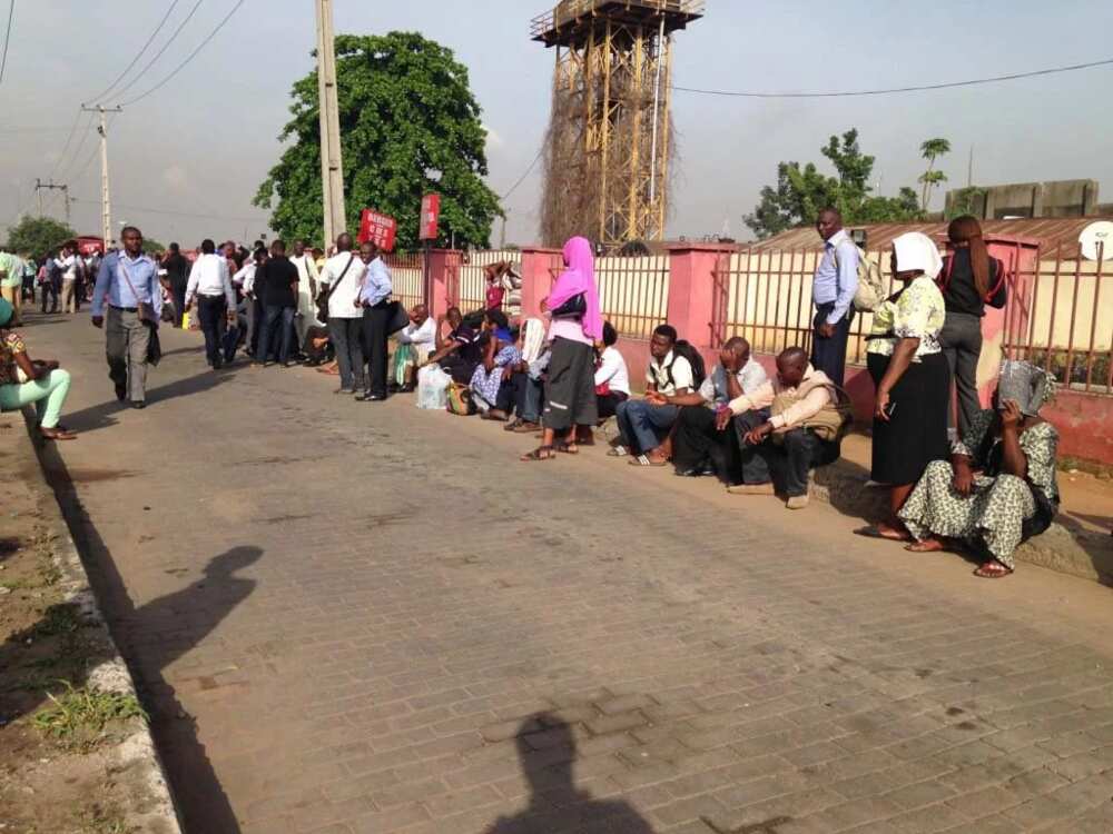 (Photos) Lagosians Wait Long Hours For BRT Bus